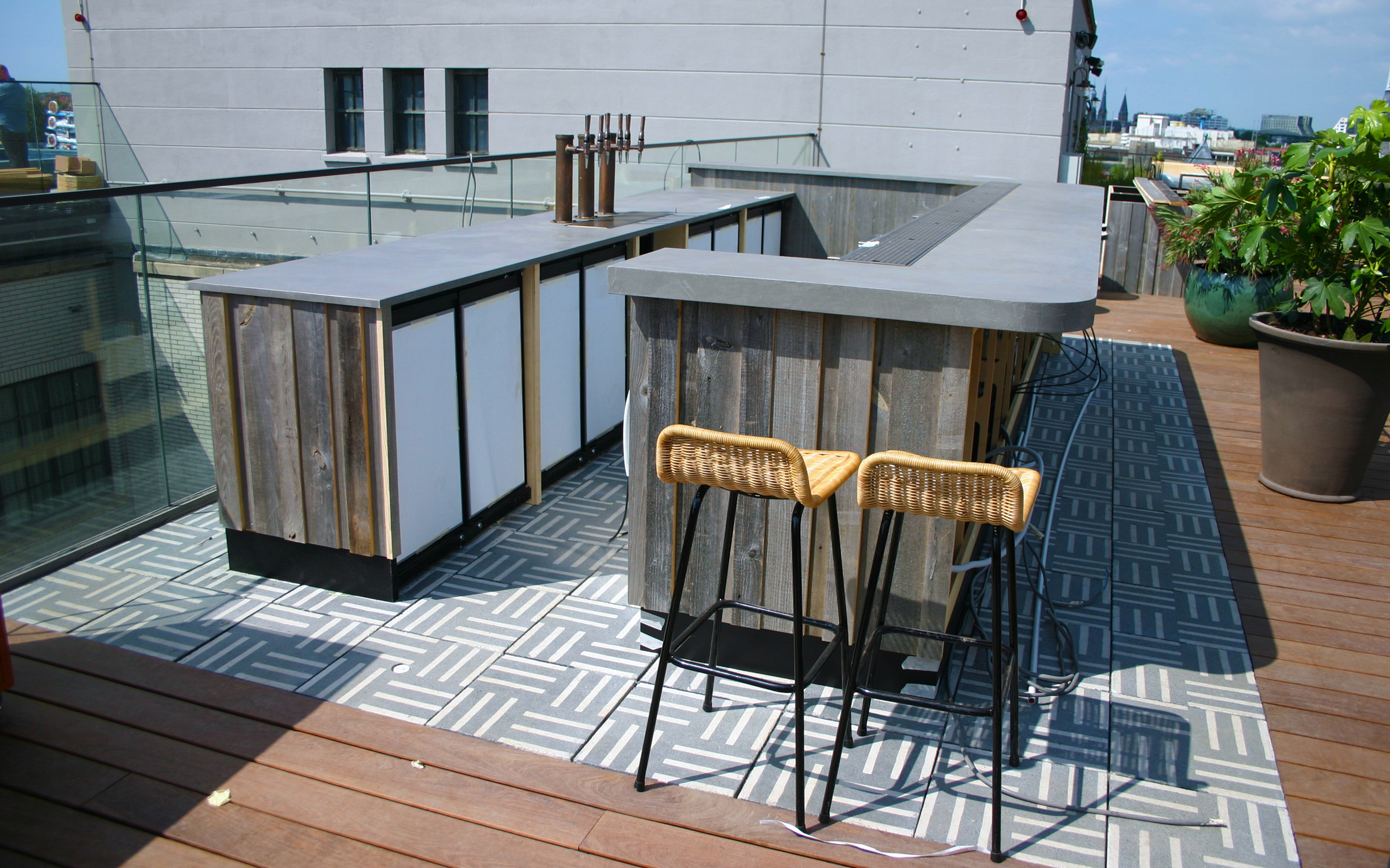 Bar auf einer Dachterrasse