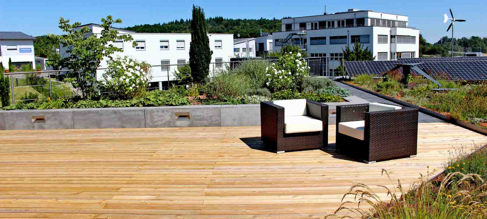 Dachterrasse mit Holzbelag