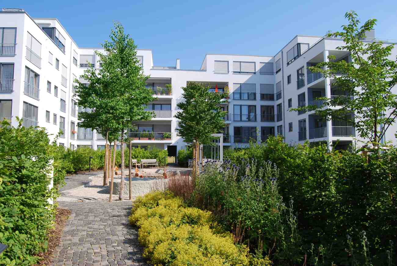 „Blauer Garten“ mit Regenwasserkonzept ZinCo