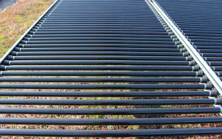 Dachbegrünung und PV-Röhren bieten großes Marktpotential Dachbegrünung mit PV-Röhren
