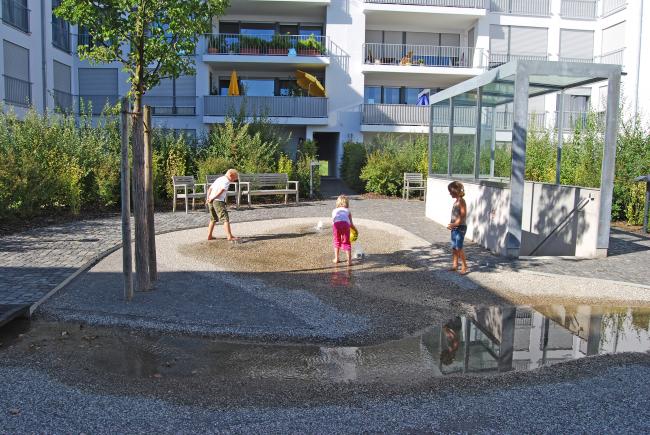 „Blauer Garten“ mit Regenwasserkonzept ZinCo