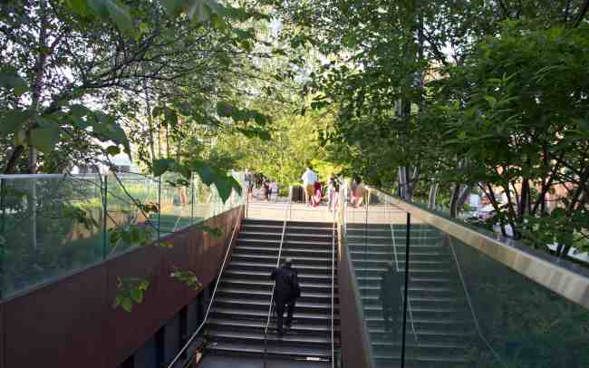 Treppenaufgang zum Dachgarten